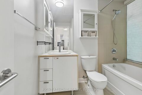 Photo 22 at 1606 - 375 King Street W, Waterfront Communities C1, Toronto