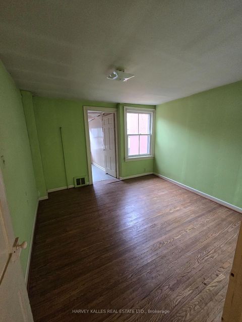Photo 2 at 12 Whitaker Avenue, Niagara, Toronto