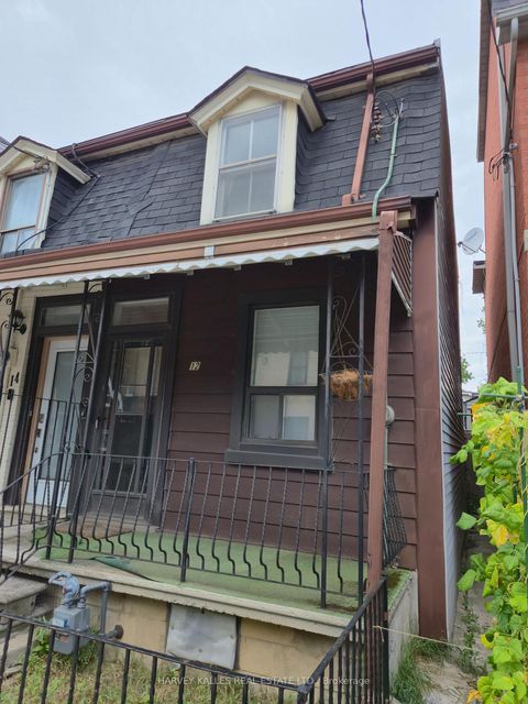 Photo 5 at 12 Whitaker Avenue, Niagara, Toronto