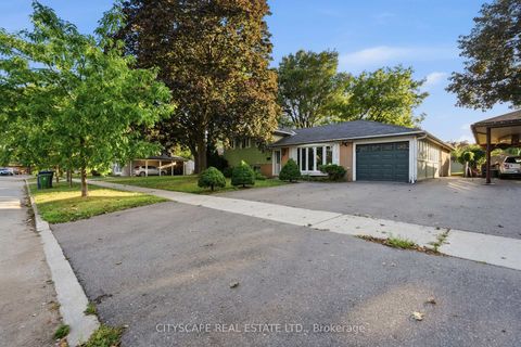 Photo 2 at 12 Vanderbrent Crescent, Richview, Toronto