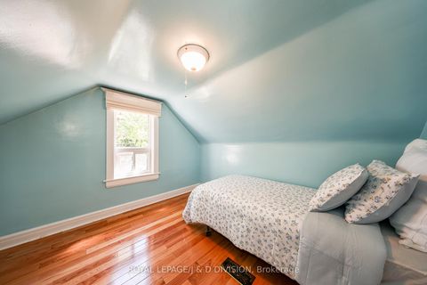 Photo 22 at 553 Runnymede Road, Junction Area, Toronto