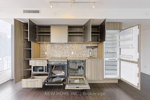 Photo 15 at 3303 - 85 Wood Street, Yonge Corridor, Toronto