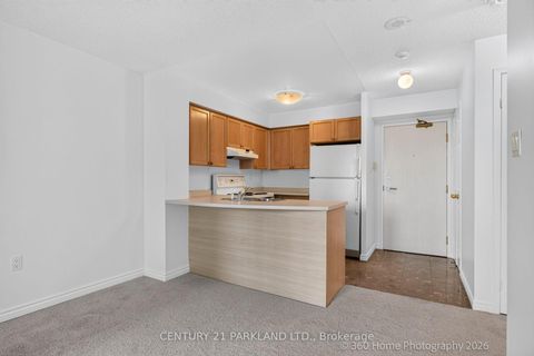 Photo 4 at 609 - 109 Front Street E, Moss Park, Toronto