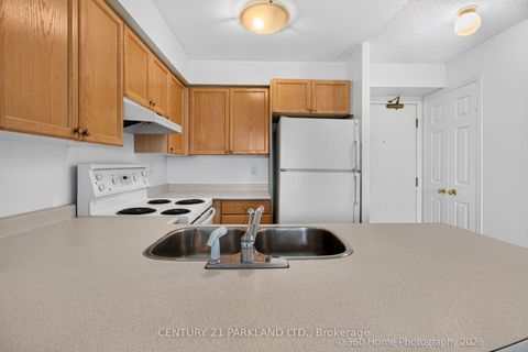 Photo 5 at 609 - 109 Front Street E, Moss Park, Toronto