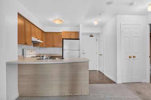 Photo 7 at 609 - 109 Front Street E, Moss Park, Toronto