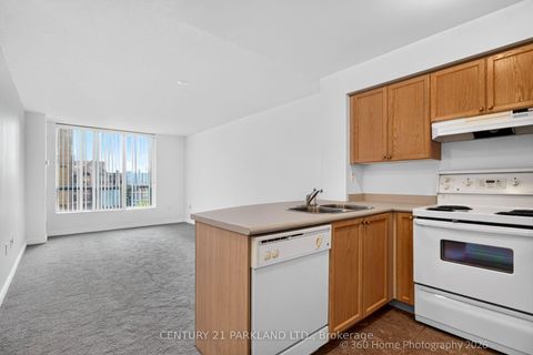 Photo 11 at 609 - 109 Front Street E, Moss Park, Toronto