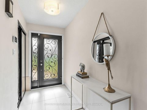 Photo 3 at 59 Marita Place, Glen Shields, Vaughan