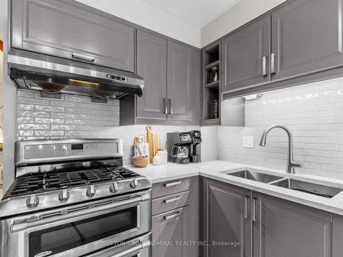 Photo 11 at 59 Marita Place, Glen Shields, Vaughan