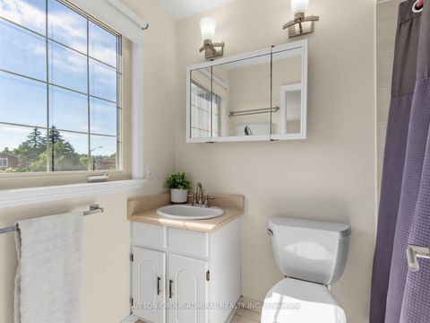 Photo 17 at 59 Marita Place, Glen Shields, Vaughan