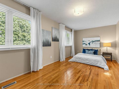 Photo 19 at 59 Marita Place, Glen Shields, Vaughan