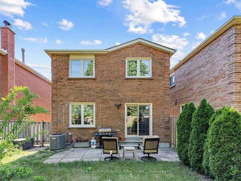 Photo 32 at 59 Marita Place, Glen Shields, Vaughan