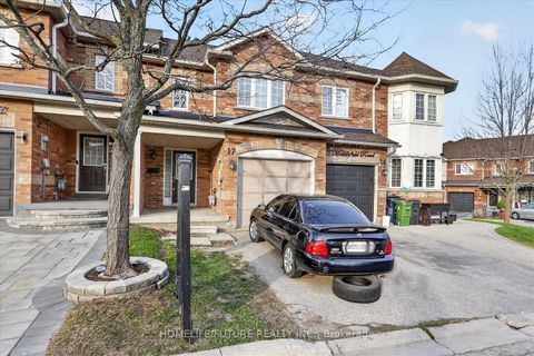 Photo 2 at 17 - 435 Middlefield Road, Agincourt North, Toronto