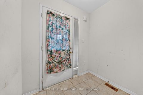 Photo 4 at 17 - 435 Middlefield Road, Agincourt North, Toronto