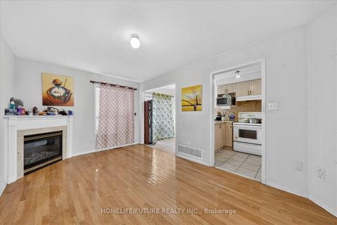Photo 8 at 17 - 435 Middlefield Road, Agincourt North, Toronto