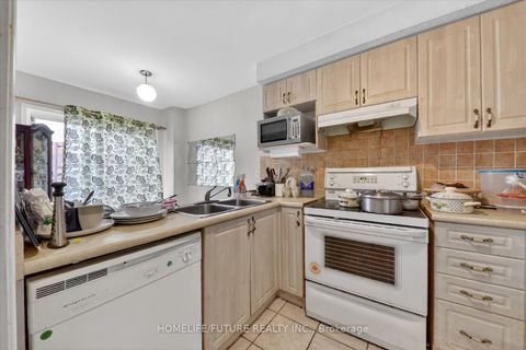 Photo 14 at 17 - 435 Middlefield Road, Agincourt North, Toronto