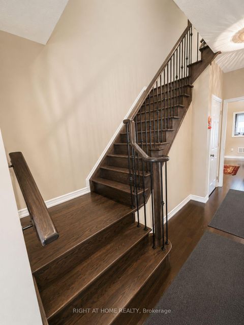 Photo 4 at 60 Zachary Place N, Vellore Village, Vaughan