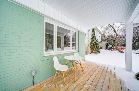 Photo 2 at 222 Richmond Street, Mill Pond, Richmond Hill