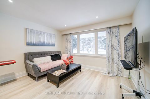 Photo 6 at 222 Richmond Street, Mill Pond, Richmond Hill