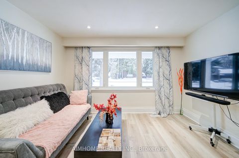 Photo 7 at 222 Richmond Street, Mill Pond, Richmond Hill