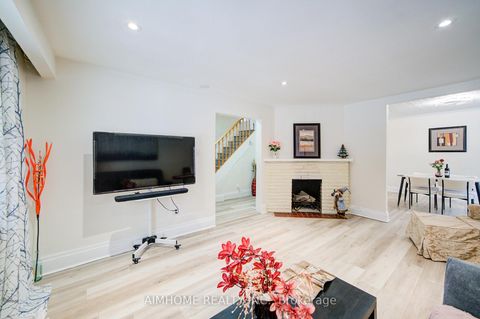 Photo 9 at 222 Richmond Street, Mill Pond, Richmond Hill