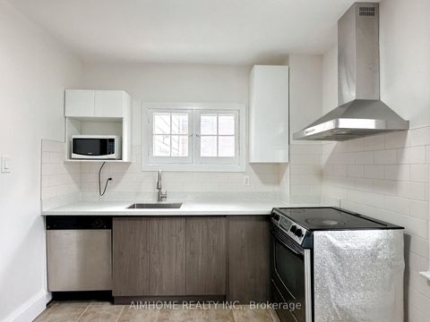 Photo 18 at 222 Richmond Street, Mill Pond, Richmond Hill