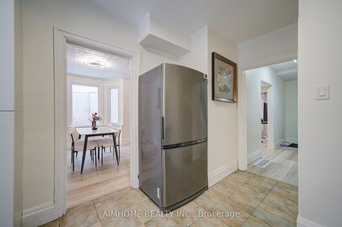 Photo 19 at 222 Richmond Street, Mill Pond, Richmond Hill