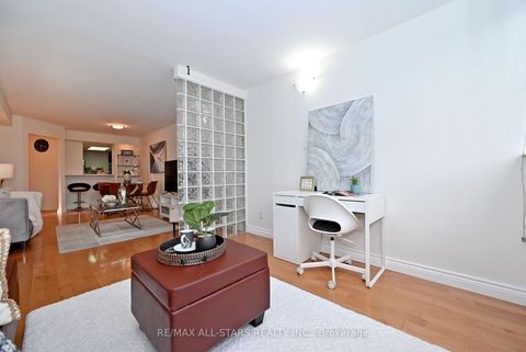 Photo 10 at 2112 - 15 Maitland Place, South St. James Town, Toronto
