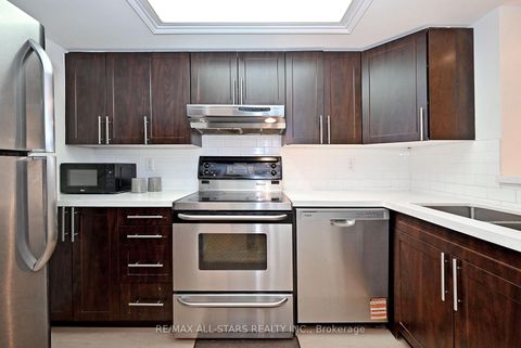 Photo 11 at 2112 - 15 Maitland Place, South St. James Town, Toronto