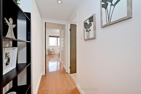 Photo 15 at 2112 - 15 Maitland Place, South St. James Town, Toronto