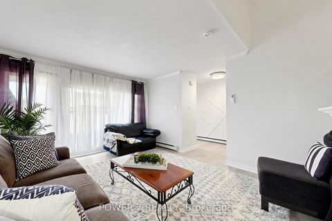 Photo 6 at 146 - 311 Milestone Crescent, Aurora Village, Aurora