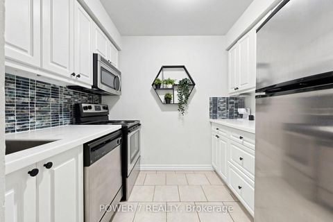 Photo 16 at 146 - 311 Milestone Crescent, Aurora Village, Aurora