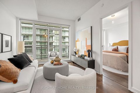Photo 4 at 2306 - 89 Dunfield Avenue, Mount Pleasant West, Toronto