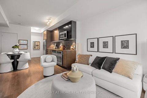 Photo 5 at 2306 - 89 Dunfield Avenue, Mount Pleasant West, Toronto