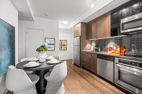 Photo 6 at 2306 - 89 Dunfield Avenue, Mount Pleasant West, Toronto