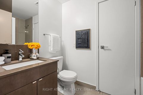 Photo 11 at 2306 - 89 Dunfield Avenue, Mount Pleasant West, Toronto