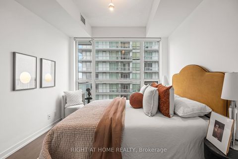Photo 13 at 2306 - 89 Dunfield Avenue, Mount Pleasant West, Toronto