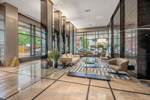 Photo 15 at 2306 - 89 Dunfield Avenue, Mount Pleasant West, Toronto
