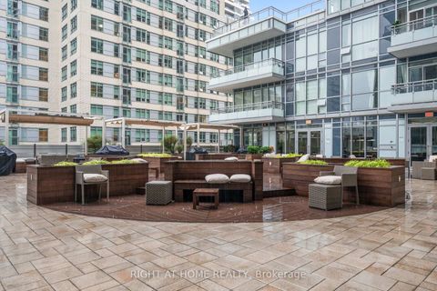 Photo 16 at 2306 - 89 Dunfield Avenue, Mount Pleasant West, Toronto