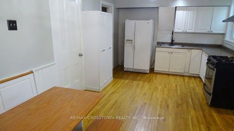 Photo 5 at 39 Grove Street W, Queen's Park, Barrie