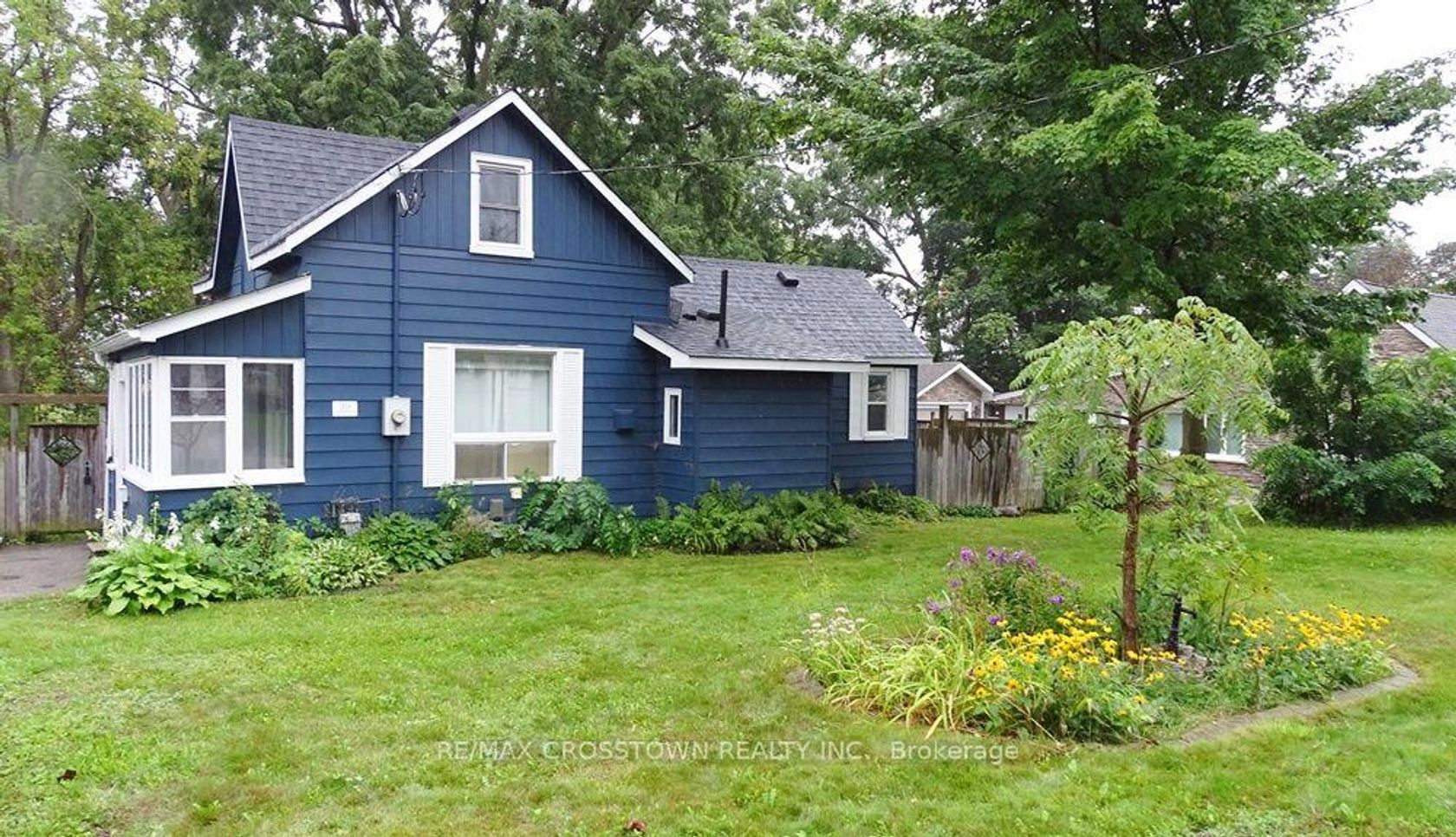 39 Grove Street W, Queen
