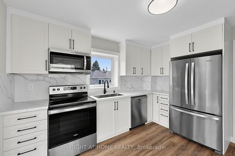 Photo 8 at 6 Ward Drive, Painswick North, Barrie