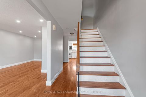 Photo 2 at 27 DAPHNE Crescent, Cundles East, Barrie