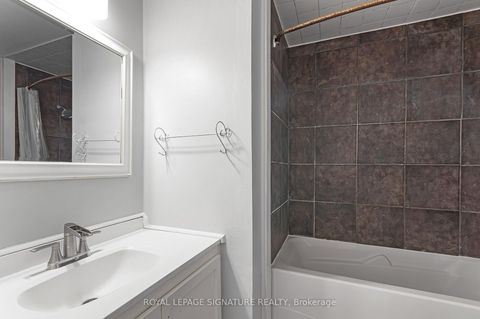 Photo 11 at 27 DAPHNE Crescent, Cundles East, Barrie