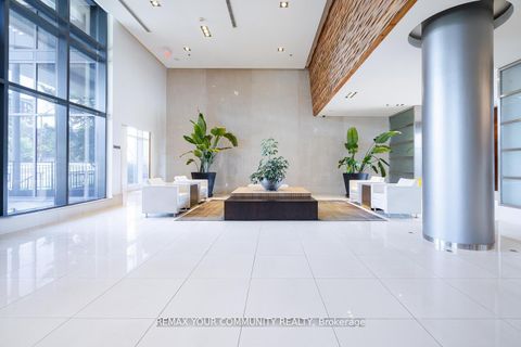 Photo 3 at 913 - 2885 Bayview Avenue, Bayview Village, Toronto