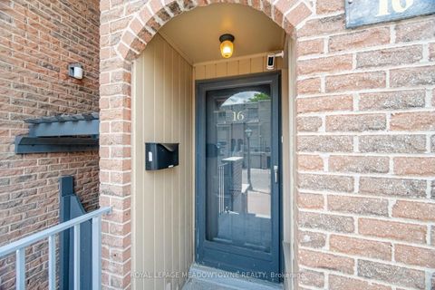 Photo 3 at 16 Dutch Myrtle Way, Don Mills, Toronto