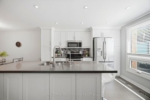 Photo 5 at 16 Dutch Myrtle Way, Don Mills, Toronto