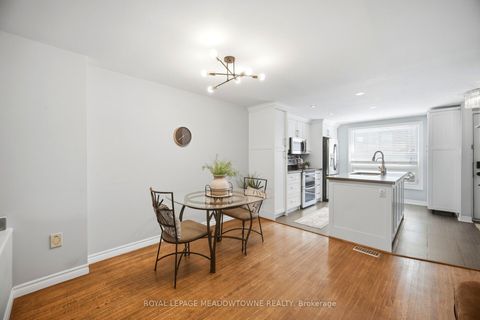 Photo 9 at 16 Dutch Myrtle Way, Don Mills, Toronto
