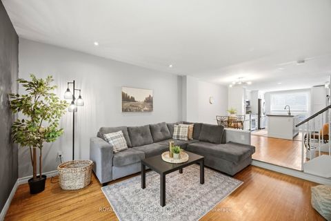 Photo 13 at 16 Dutch Myrtle Way, Don Mills, Toronto