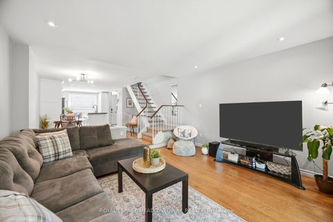 Photo 14 at 16 Dutch Myrtle Way, Don Mills, Toronto