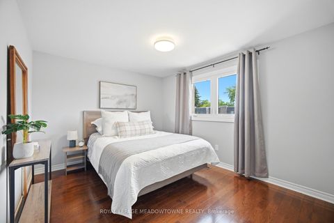 Photo 32 at 16 Dutch Myrtle Way, Don Mills, Toronto